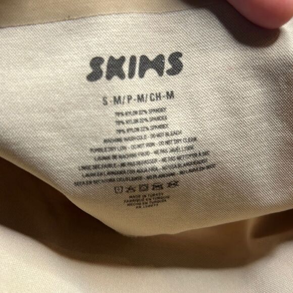 NWOT Skims core control thong - Picture 3 of 6